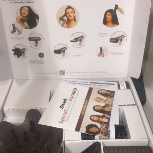 SpeedStyle Pro Flex Professional Performance High-Velocity Hair Dryer System - Picture 3 of 3